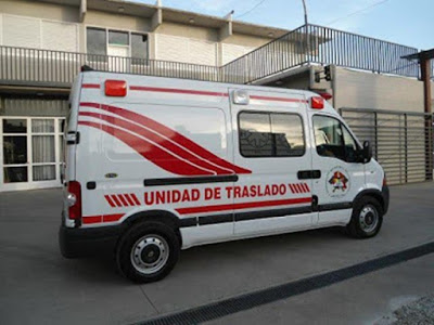 Una joven venía circulando en moto con su novio por ruta 12 y cayó del rodado