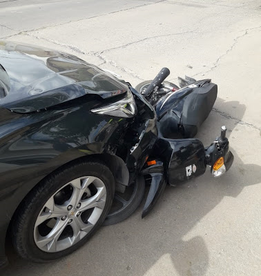 LEONES: ACCIDENTE DE TRANSITO ENTRE AUTO Y MOTO EN ZONA URBANA