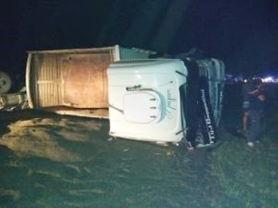 Volcó un camión cargado con cereal en la ruta 158