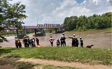 Luego de 30 horas, no pudieron hallar al hombre que desapareció en el río