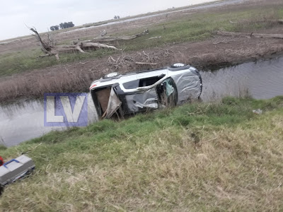 JUSTINIANO POSSE: Vuelco en solitario de una camioneta en ruta 3