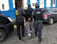 Secuestran 1900 dosis de marihuana y detienen a tres personas en Cosquín