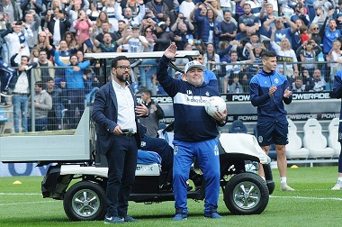 Maradona revolucionó la práctica de Gimnasia: 