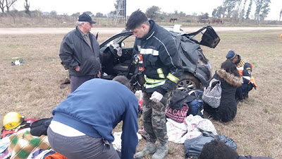 Vuelco en autopista: 3 personas de Santa Fe fueron trasladadas al Hospital Pasteur de Villa Maria