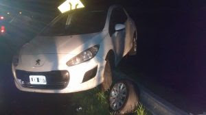 Despiste de un automóvil en solitario en la Autopista Km 408