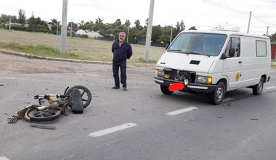 LEONES: CHOCARON UNA MOTO Y TRAFIC