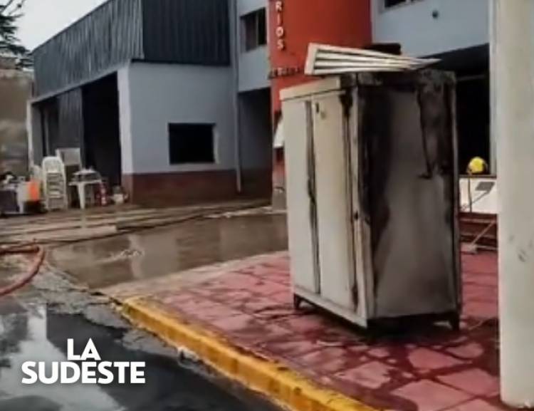 Leia MONTE BUEY  Incendio en el cuartel de bomberos