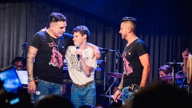 Martín cumplió el sueño y tocó con Dale Q´Va