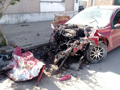 Camilo Aldao: menores robaron un auto, hicieron picadas y chocaron contra una camioneta estacionada