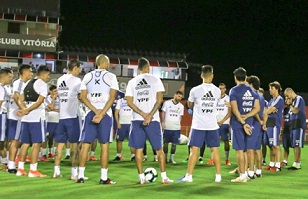 Scaloni ya tiene el equipo para el debut con Colombia