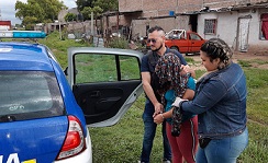Aprehendieron a tres mujeres e imputaron a dos presos por estafa