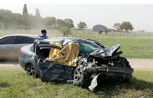 Una mujer murió tras violento choque frontal en la ruta 19