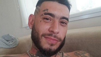 El relax de Ulises: a pura pileta y con Wanchope Ábila