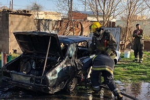 Se incendió un automóvil con destrucción casi total.