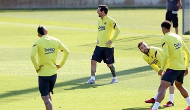 Messi se entrenó con todo el plantel del Barcelona