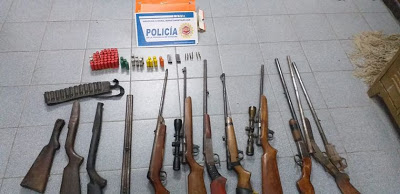 Secuestraron un arsenal en una casa de Noetinger