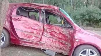 Perdió la vida un joven al impactar contra un árbol