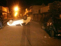 BELL VILLE: Tras chocar, se dio vuelta un auto en Entre Ríos al 220