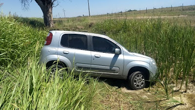RUTA 4: Intentó evitar un choque y terminó en la banquina