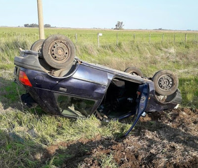 BALDISSERA: VUELCO DE UN AUTOMÓVIL EN LA RUTA E58