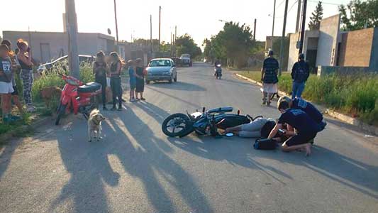Chicas de 15 y 13 años chocaron en moto en Las Playas
