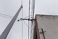 BELL VILLE: Denuncian conexiones eléctricas clandestinas en perjuicio de la Municipalidad
