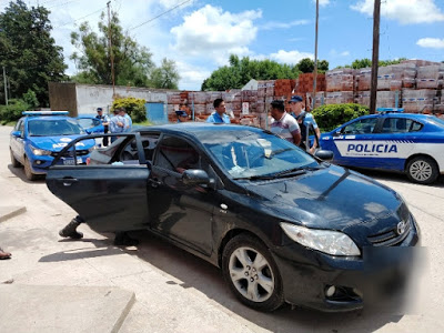 Bell Ville: Tras persecución, detienen a dos personas autoras de un robo en la vía pública
