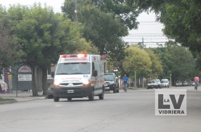 LEONES: ACCIDENTE ENTRE AUTO Y MOTO EN ZONA URBANA