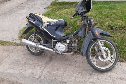 La Policía retiene dos motocicletas por no tener documentación.