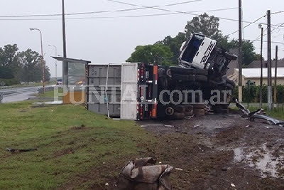 Dos heridos tras accidentes registrados en la región en medio de la lluvia