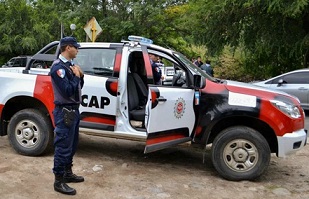 Dos policías héroes salvaron a una familia en un incendio