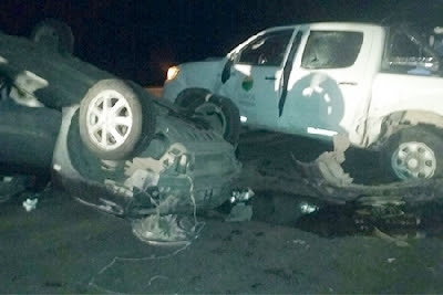 Choque y vuelco en el acceso sur a Elena