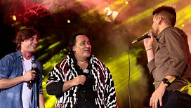 Nico Sattler cantó con Galleguillo en cosquin