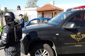 Detuvieron desde la abuela hasta el nieto por drogas en Villa María