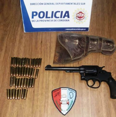 Bell Ville: detienen a dos personas y secuestran un revólver calibre 38mm con varios proyectiles