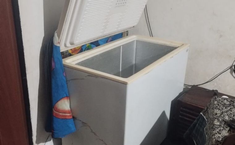 Conmoción en Córdoba: hallaron muerto a un niño en un freezer, 