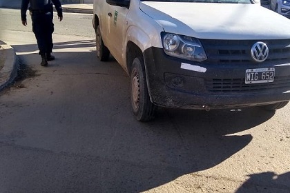 Una Camioneta de EPEC enbistió a una señora que circulaba en bicicleta.