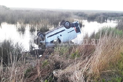 Laboulaye: un hombre herido leve al volcar un utilitario en ruta provincial Nº 4