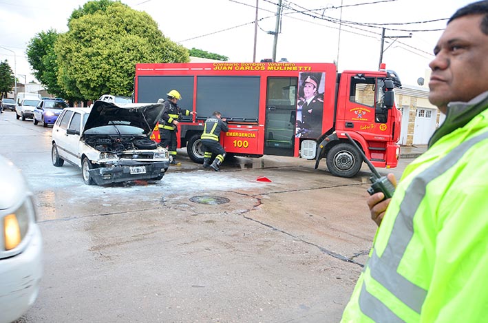 Choque y fuego en una esquina