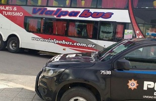 Picanearon a nena de 3 años durante un asalto a colectivo