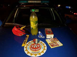 Detenidos por robar vino, gaseosa y golosinas