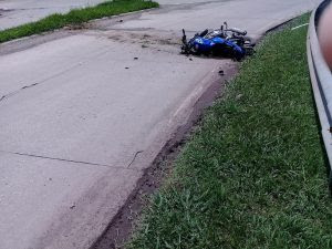MARCOS JUAREZ: Accidente en solitario de una moto en la rotonda este de ruta 9