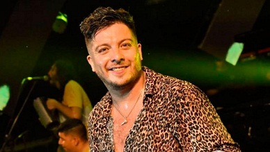 Damián festeja su cumple en Plaza de la música