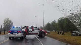Dos heridos por un choque frontal en la avenida Luchesse