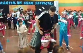  Viral del día El gesto de un profesor con una alumna que emocionó a todos