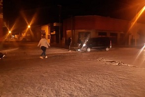 Accidente grave, una motocicleta y una Kangoo.